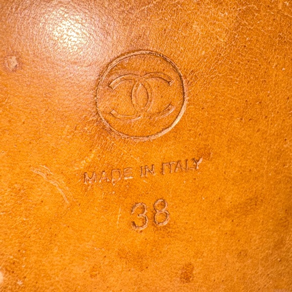 CHANEL CC CLAIR LEATHER TALL RIDING BOOTS sz 38 pre loved - Picture 14 of 16